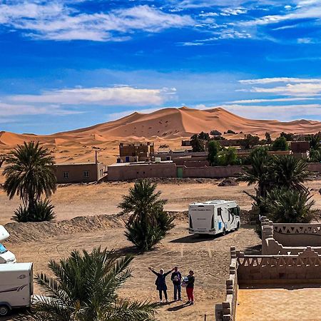 Auberge Les Roches Merzouga Bagian luar foto