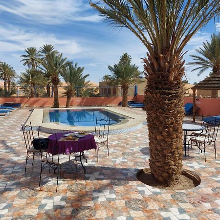 Auberge Les Roches Merzouga Bagian luar foto