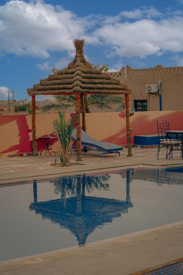 Auberge Les Roches Merzouga Bagian luar foto