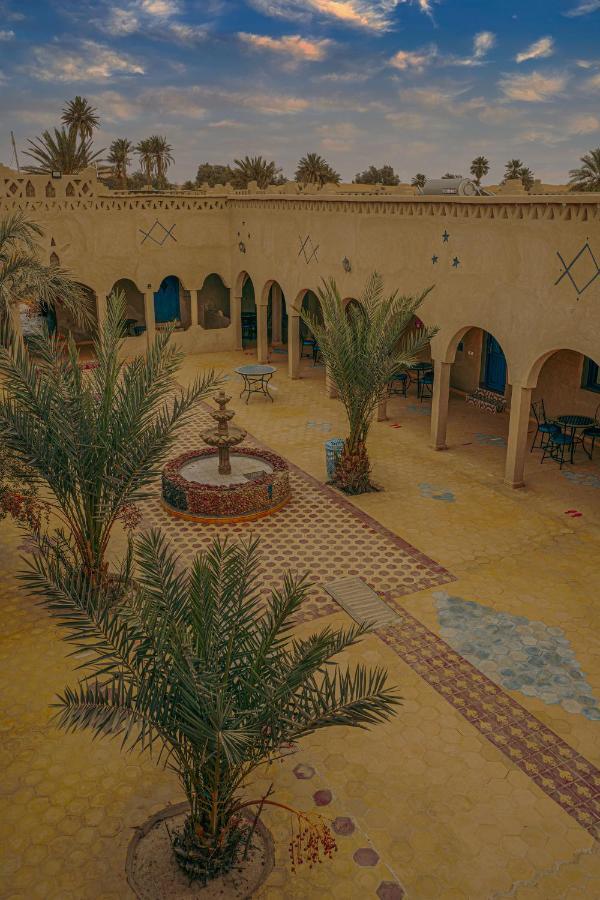 Auberge Les Roches Merzouga Bagian luar foto