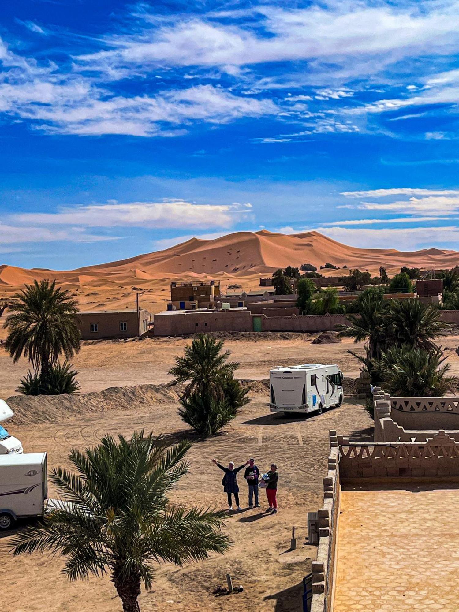 Auberge Les Roches Merzouga Bagian luar foto