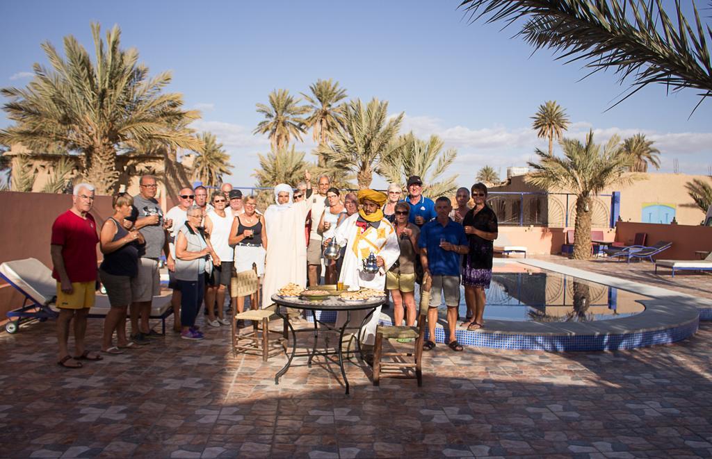 Auberge Les Roches Merzouga Bagian luar foto