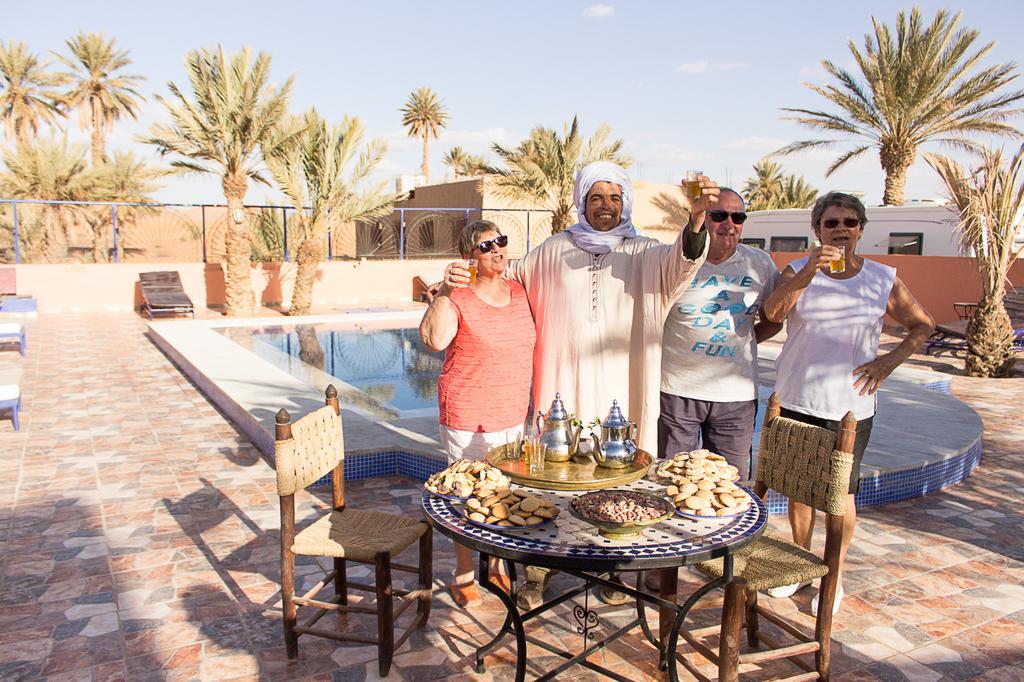 Auberge Les Roches Merzouga Bagian luar foto