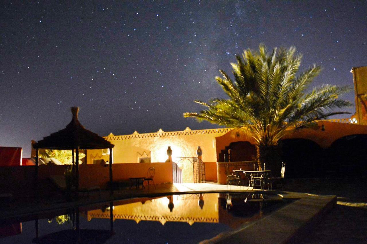 Auberge Les Roches Merzouga Bagian luar foto